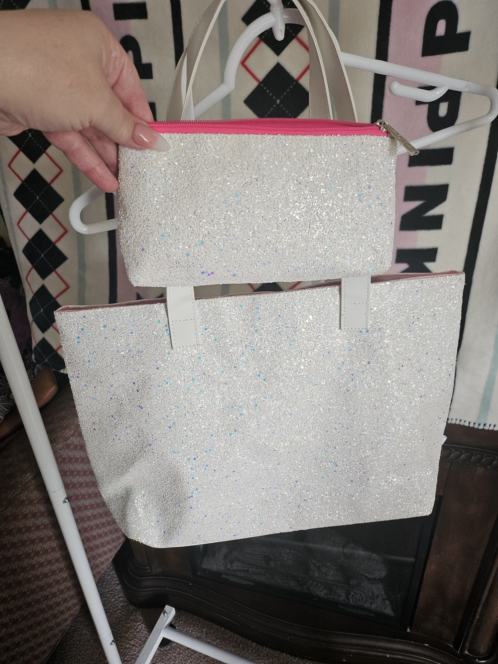 Clinique White Glitter Tote with Pink-Zip Pouch